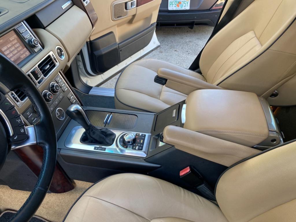 2011 LAND ROVER Range Rover - $21,900