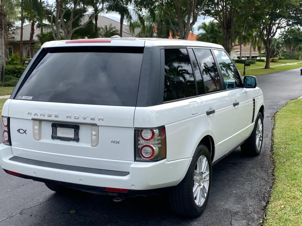 2011 LAND ROVER Range Rover - $21,900