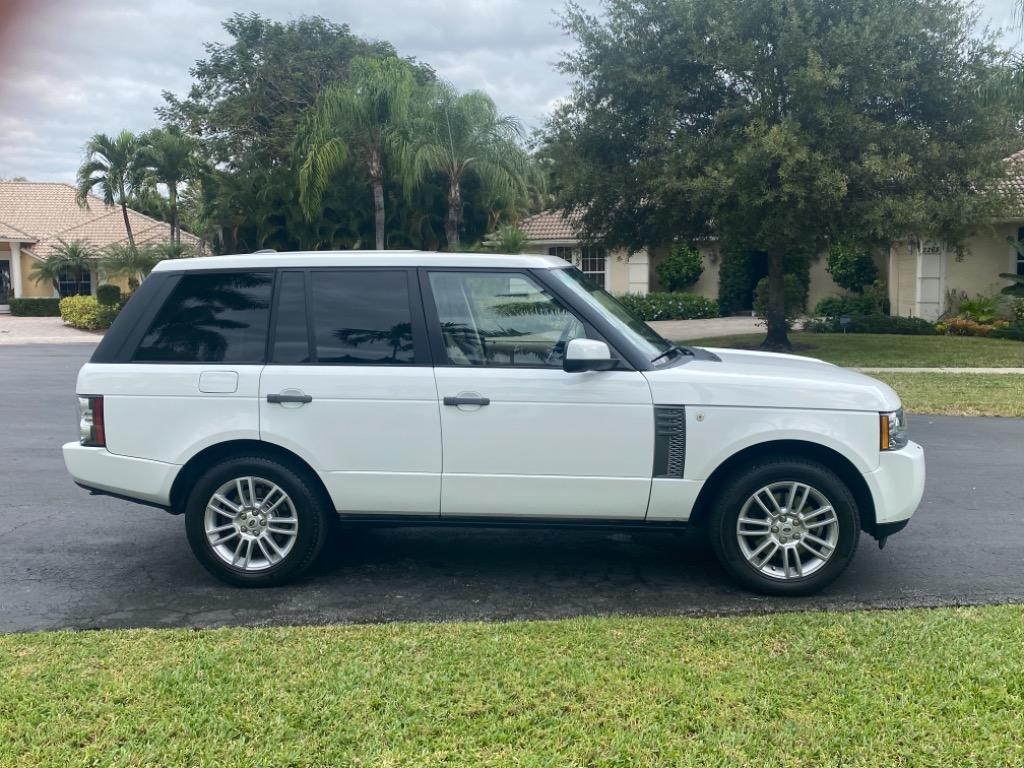 2011 LAND ROVER Range Rover - $21,900