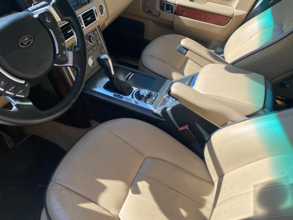 2011 LAND ROVER Range Rover - $21,900