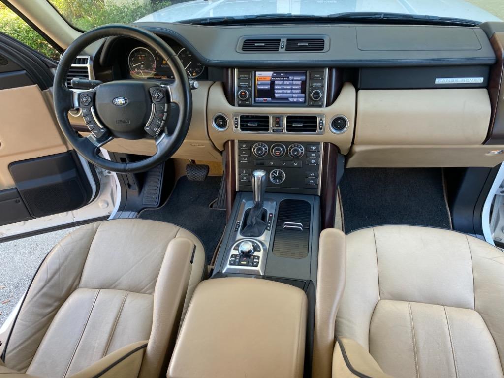 2011 LAND ROVER Range Rover - $21,900