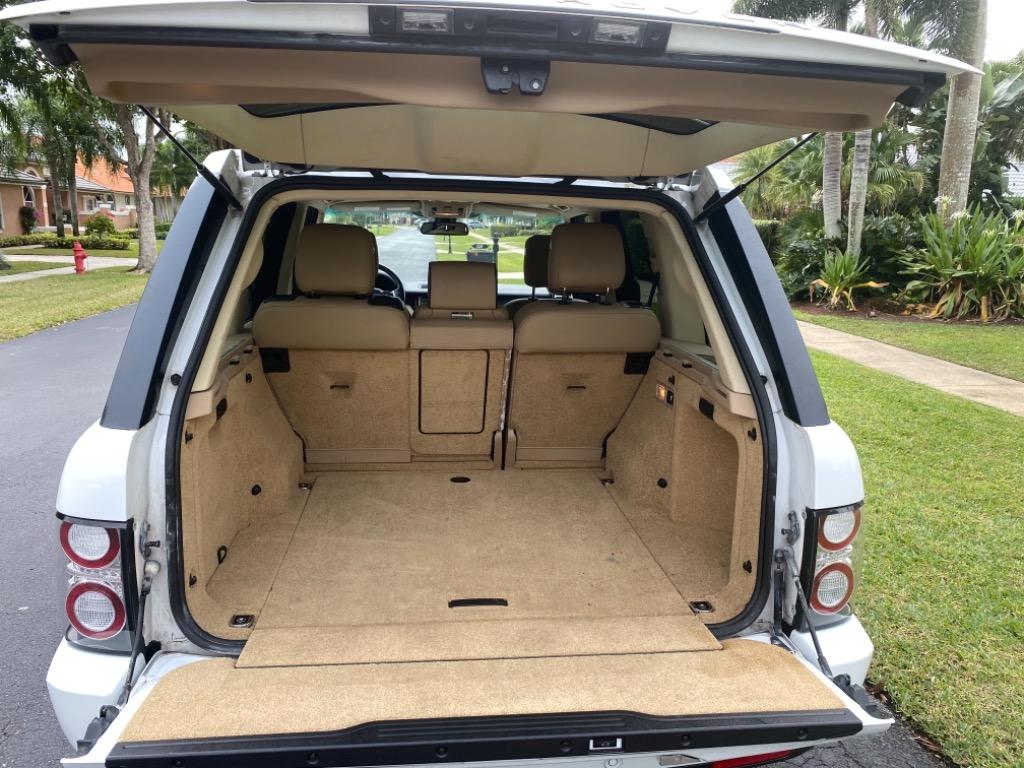 2011 LAND ROVER Range Rover - $21,900