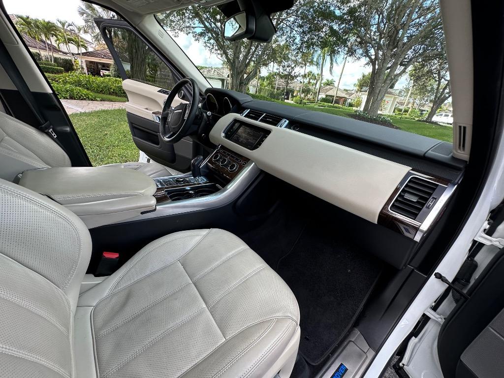 2014 Land Rover Range Rover Sport - $24,995