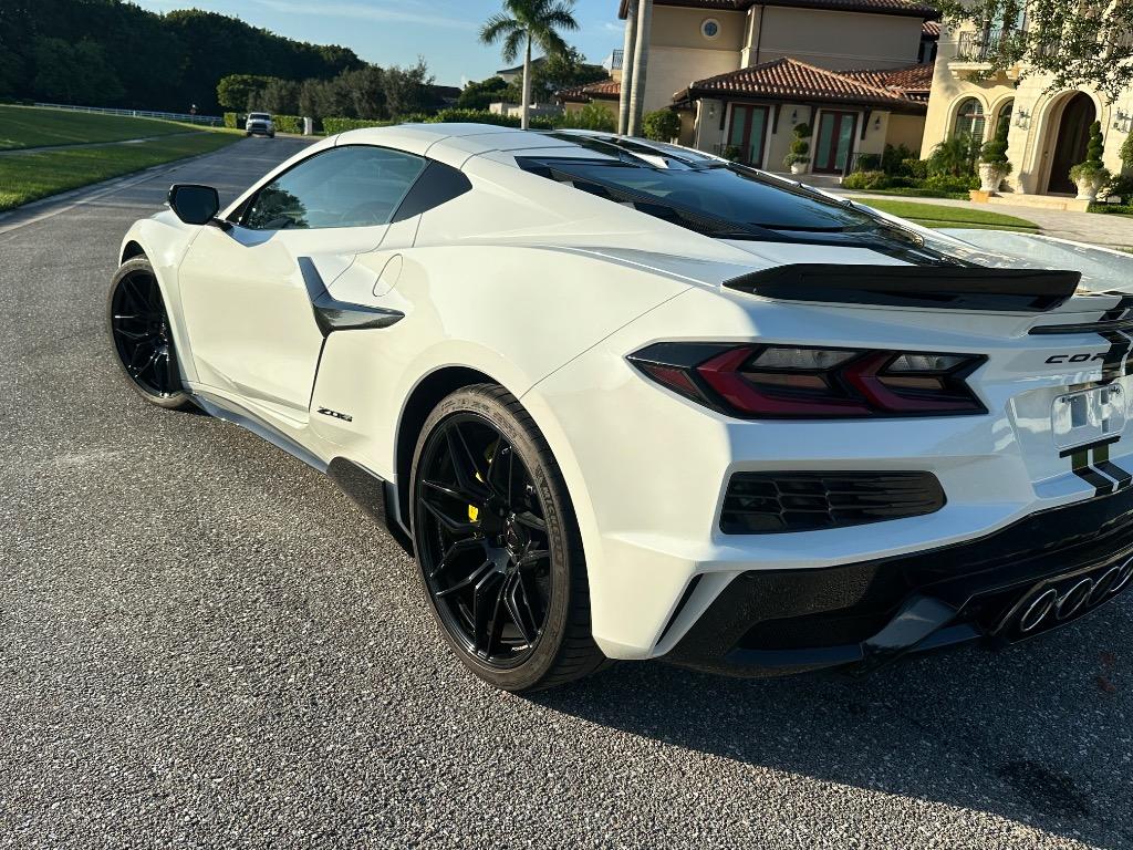 2023 Chevrolet Corvette - $114,995