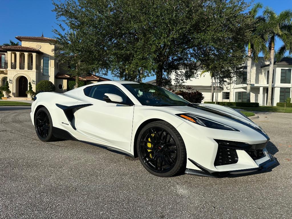 2023 Chevrolet Corvette - $114,995