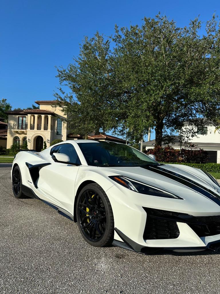 2023 Chevrolet Corvette - $114,995