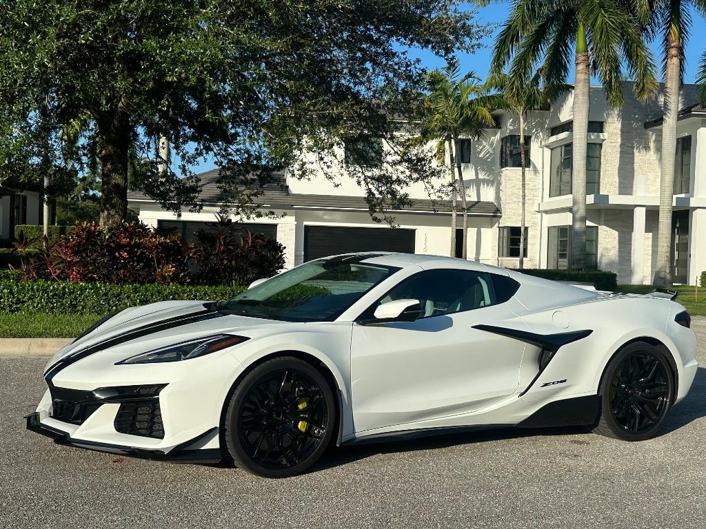 2023 Chevrolet Corvette - $114,995