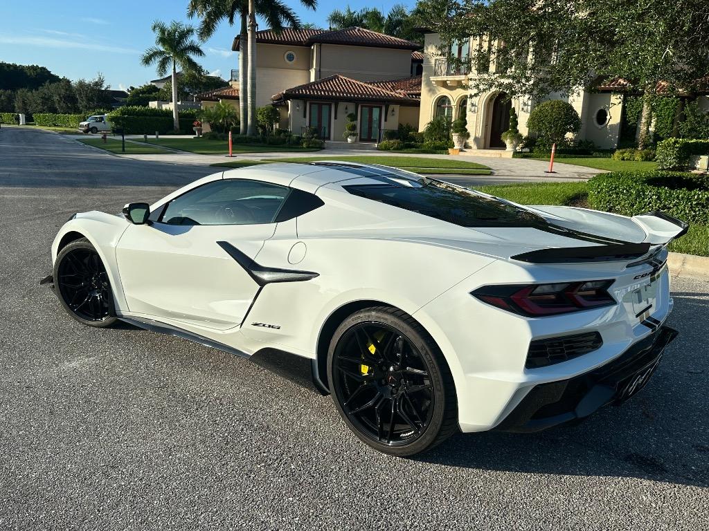 2023 Chevrolet Corvette - $114,995
