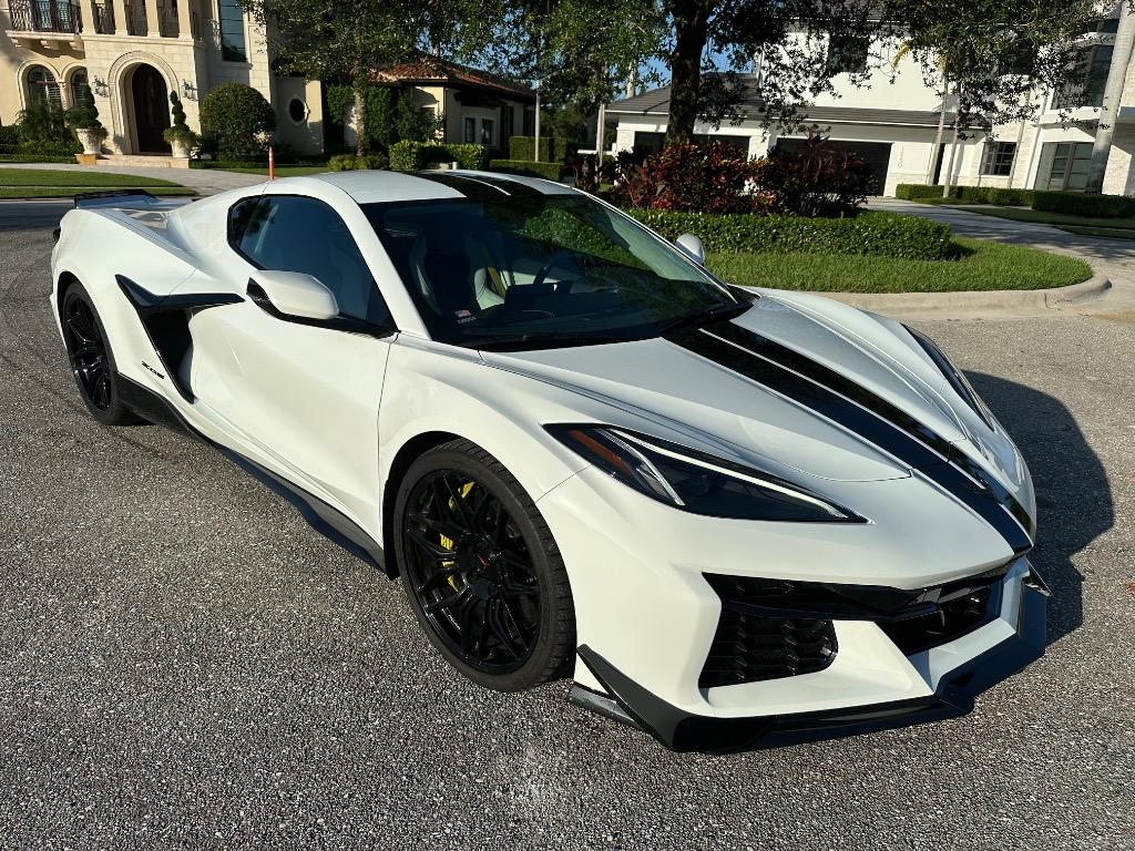 2023 Chevrolet Corvette - $114,995