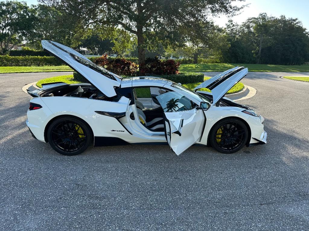 2023 Chevrolet Corvette - $114,995