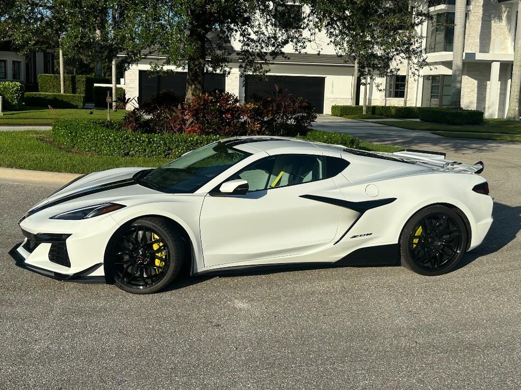 2023 Chevrolet Corvette - $114,995