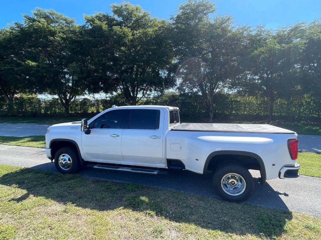 2023 Chevrolet Silverado 3500HD High Country Crew Cab DRW 3LZ  photo