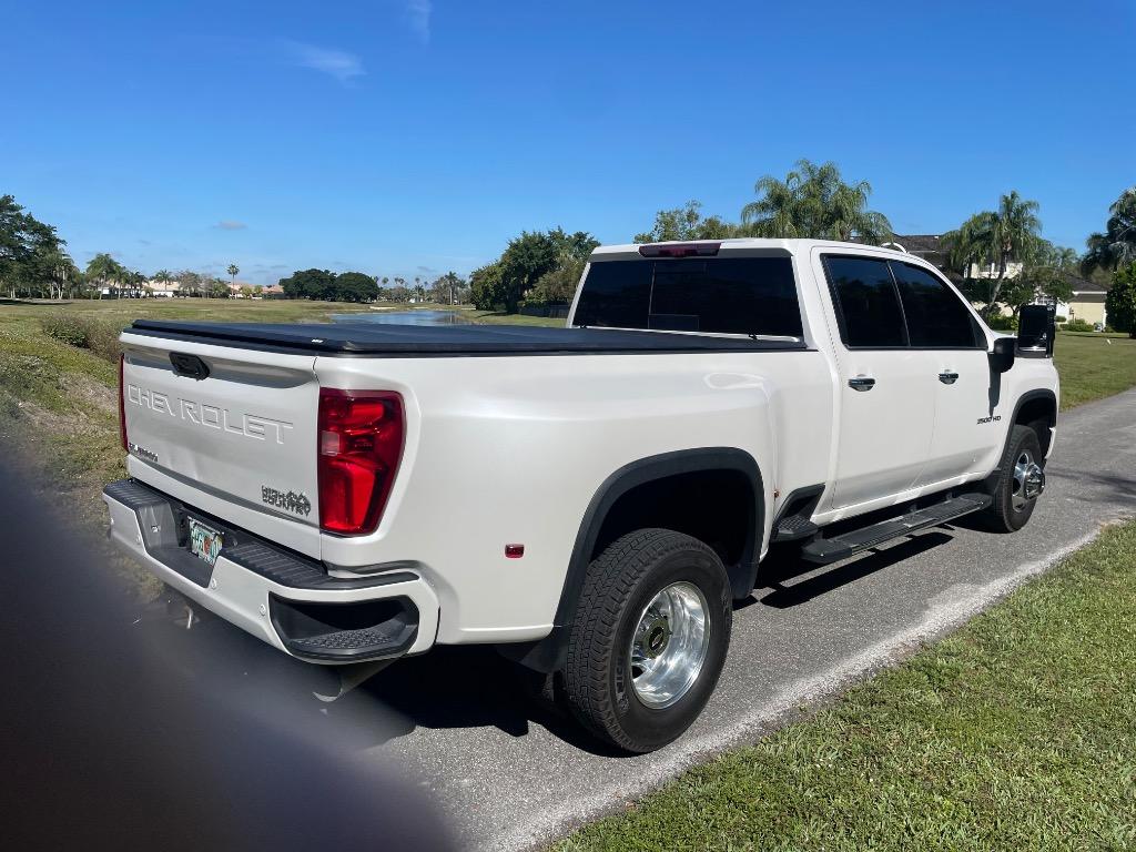 2023 Chevrolet Silverado 3500HD High Country Crew Cab DRW 3LZ  photo