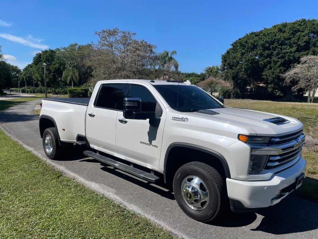 2023 Chevrolet Silverado 3500HD High Country Crew Cab DRW 3LZ  photo