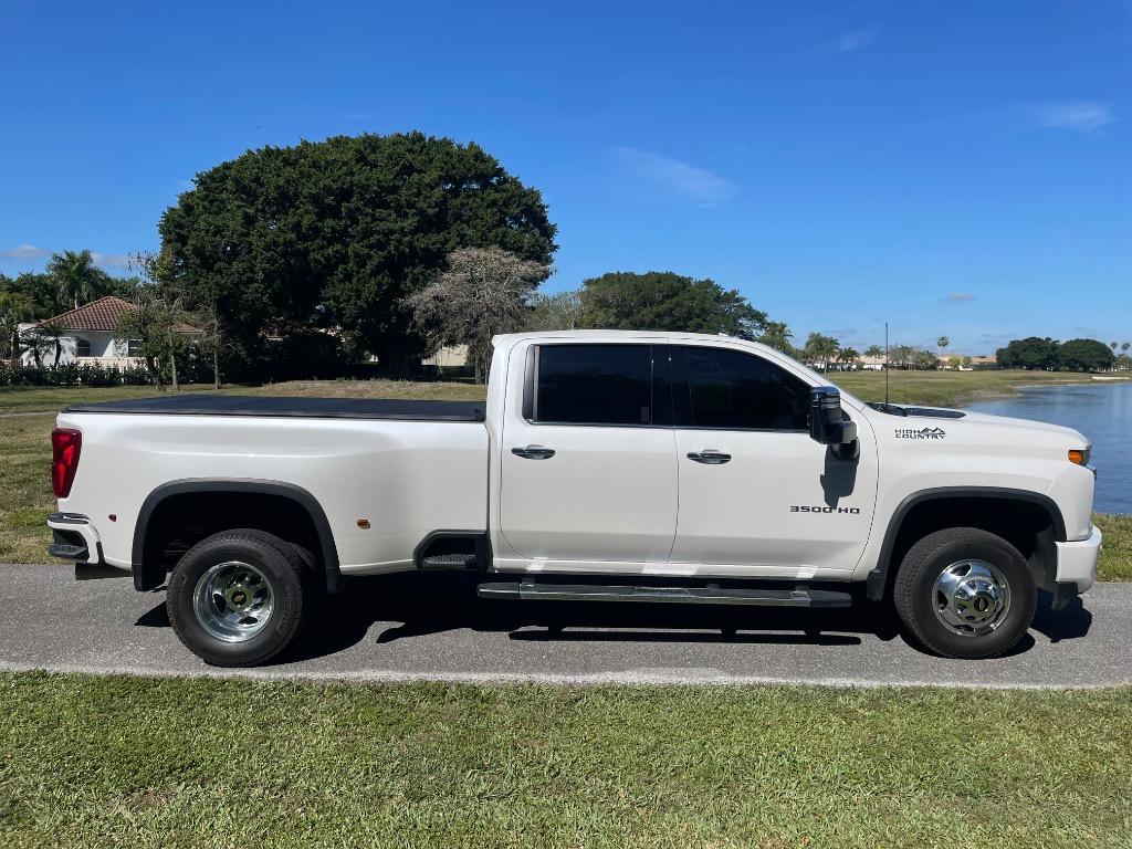 2023 Chevrolet Silverado 3500HD High Country Crew Cab DRW 3LZ  photo