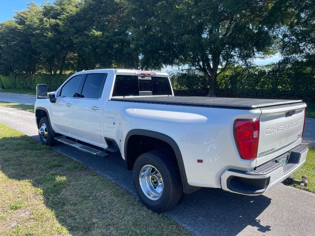 2023 Chevrolet Silverado 3500HD High Country Crew Cab DRW 3LZ  photo
