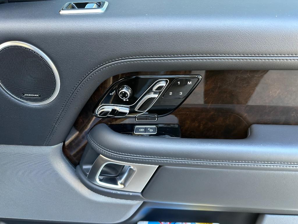 2019 Land Rover Range Rover - $32,995