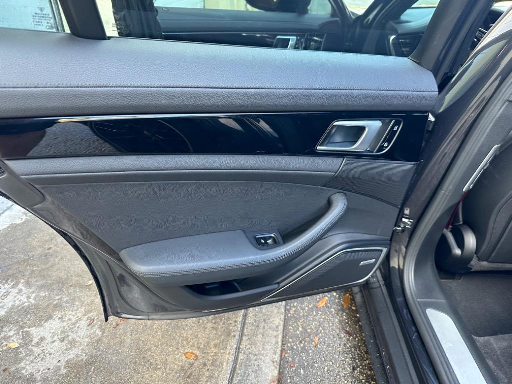 2021 Porsche Panamera - $91,900