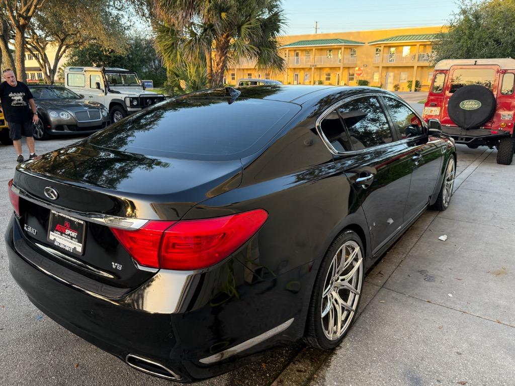 2015 Kia K900 - $11,900