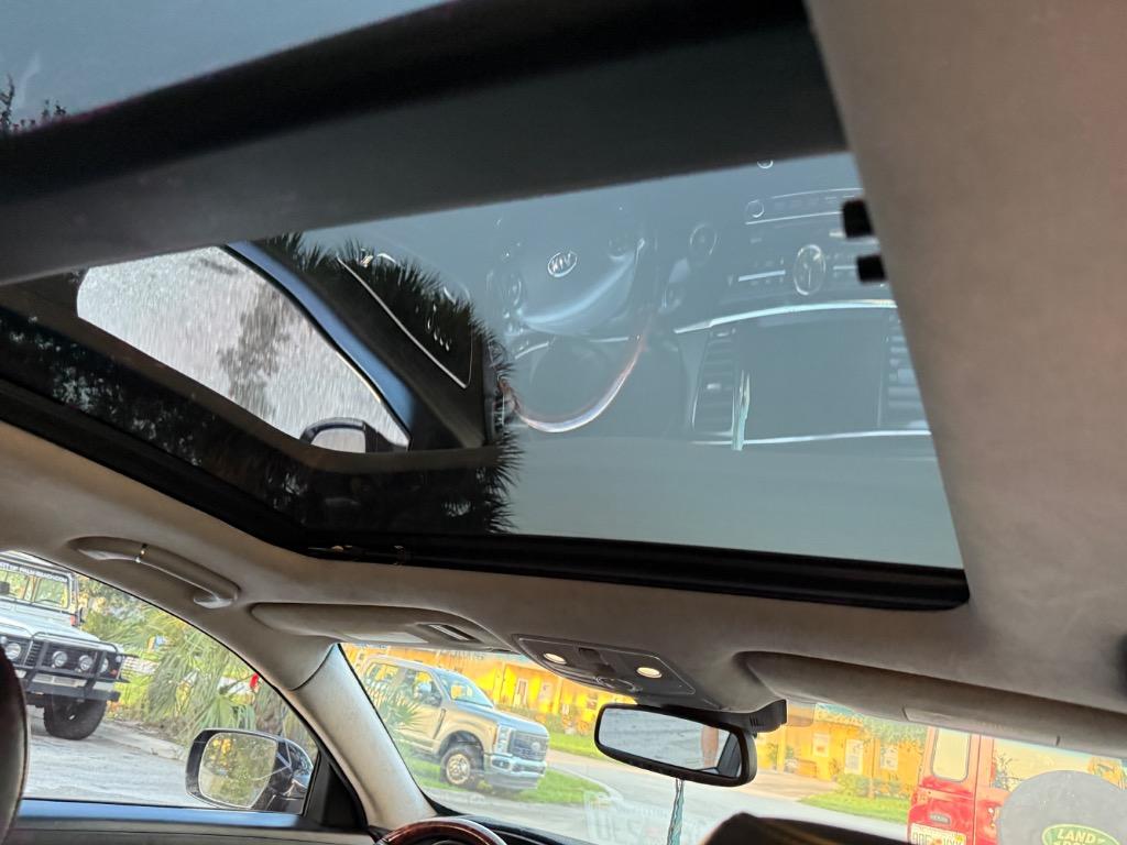 2015 Kia K900 - $11,900