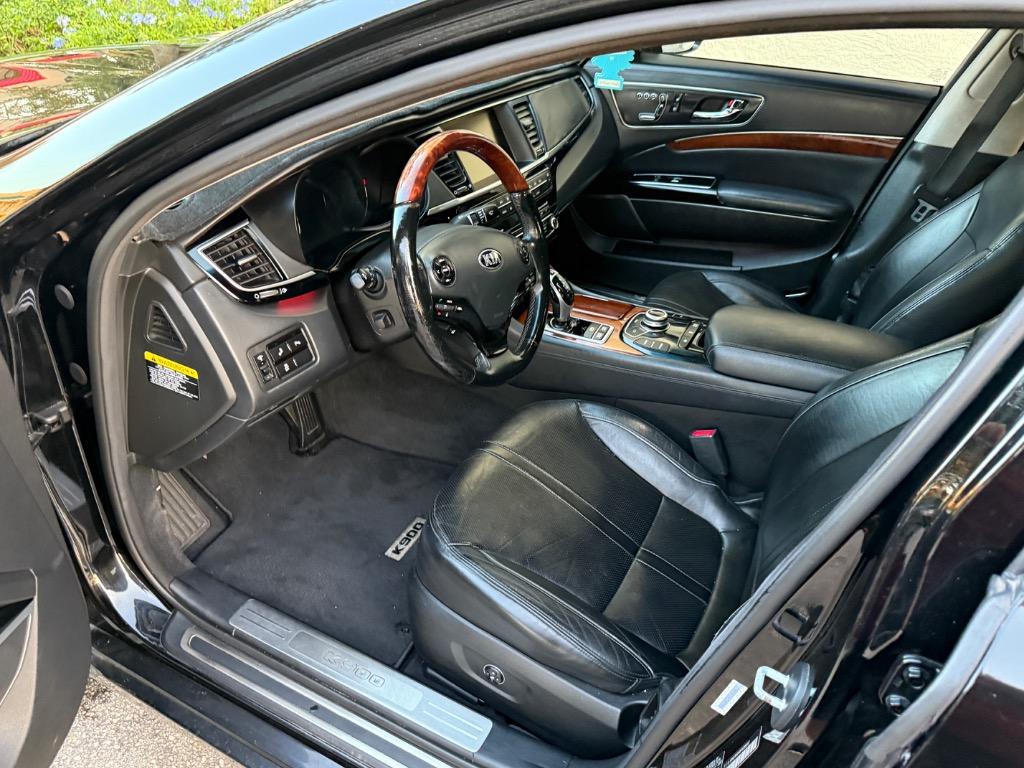 2015 Kia K900 - $11,900