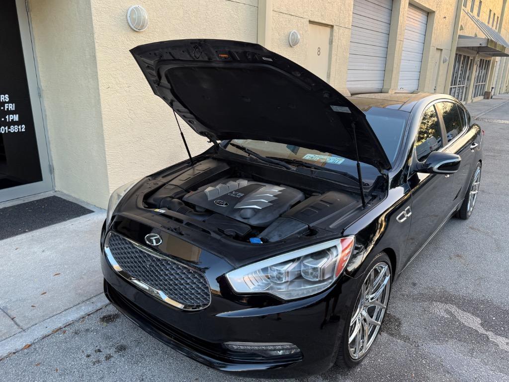 2015 Kia K900 - $11,900