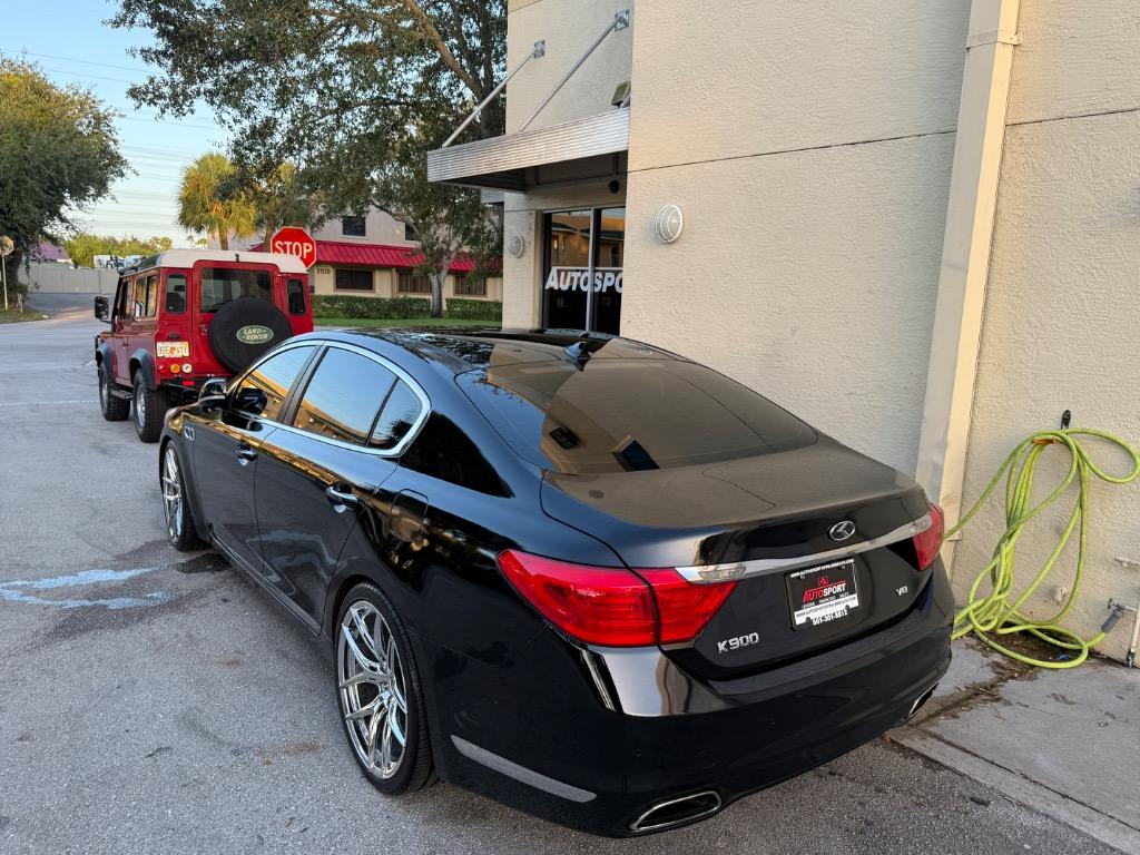 2015 Kia K900 - $11,900
