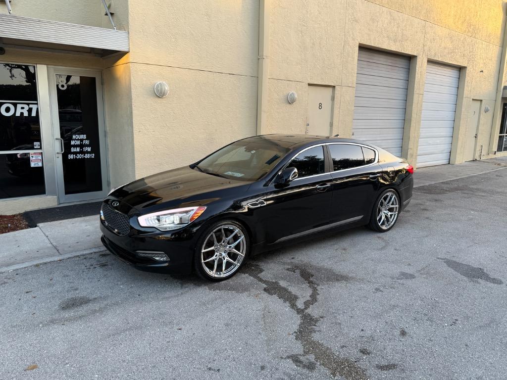 2015 Kia K900 - $11,900