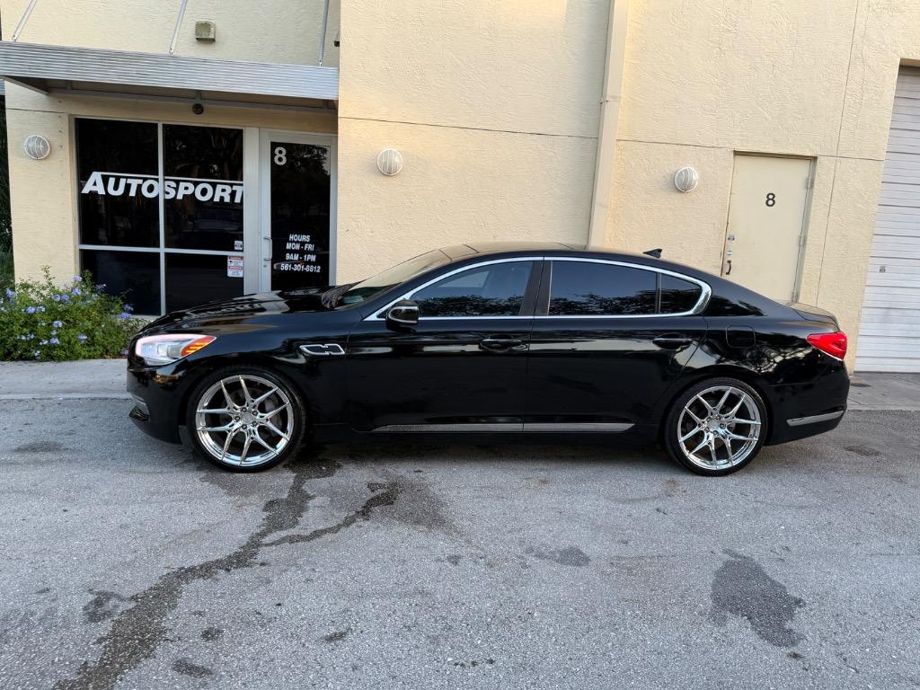 2015 Kia K900 - $11,900