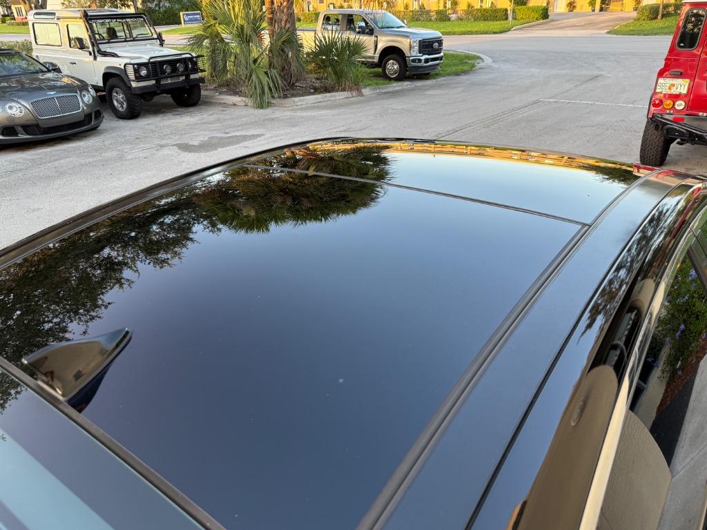 2015 Kia K900 - $11,900