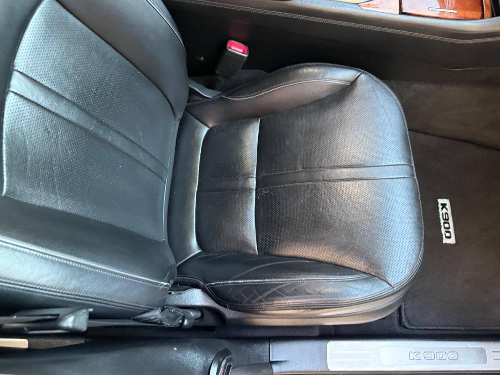 2015 Kia K900 - $11,900