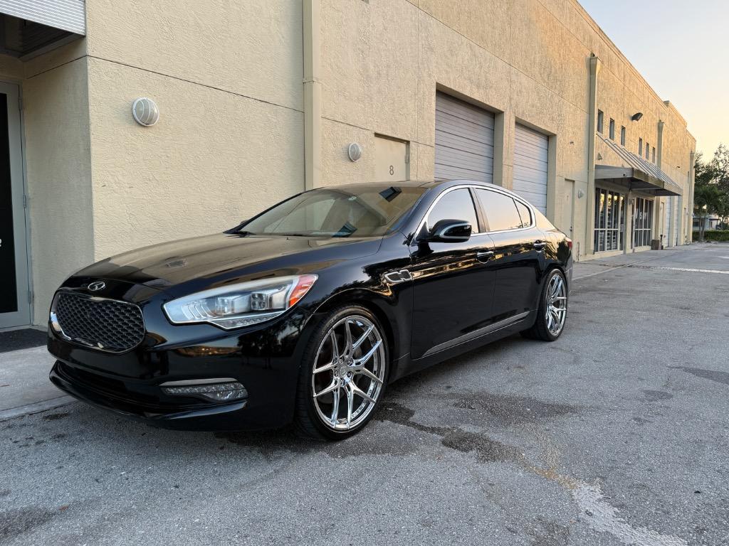2015 Kia K900 - $11,900