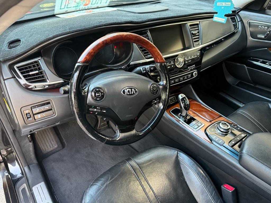 2015 Kia K900 - $11,900