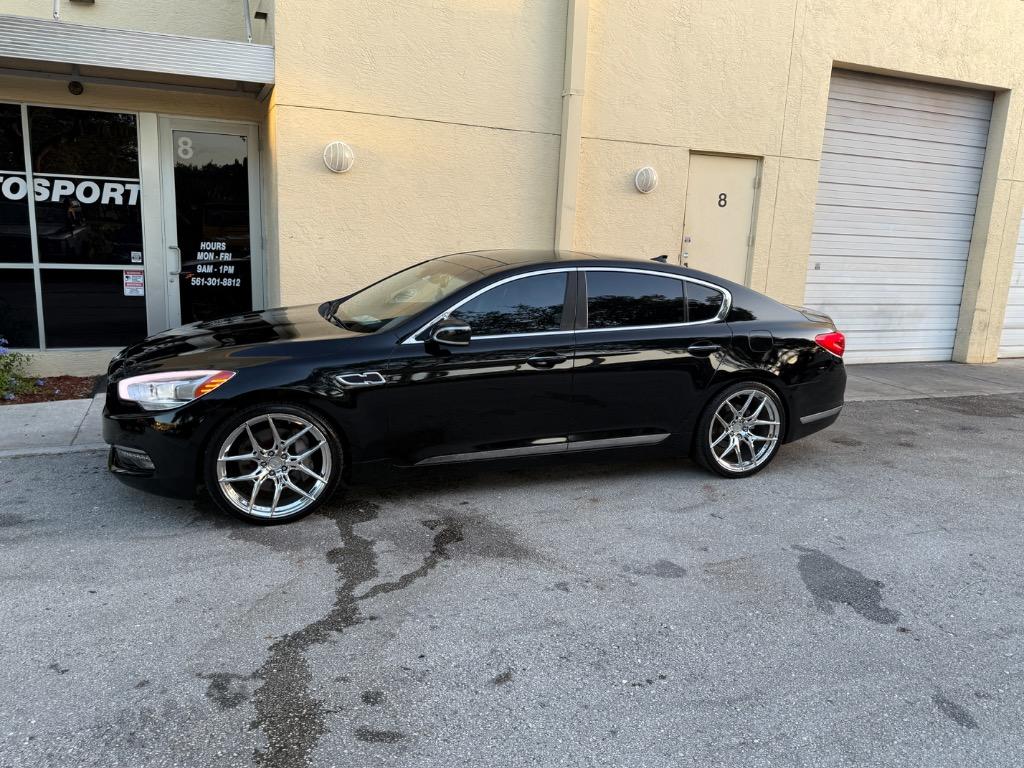 2015 Kia K900 - $11,900