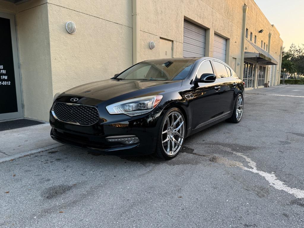 2015 Kia K900 - $11,900