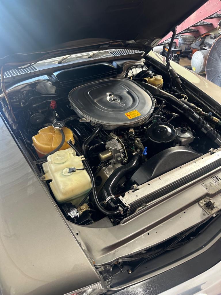 1988 Mercedes-Benz 560 - $27,900