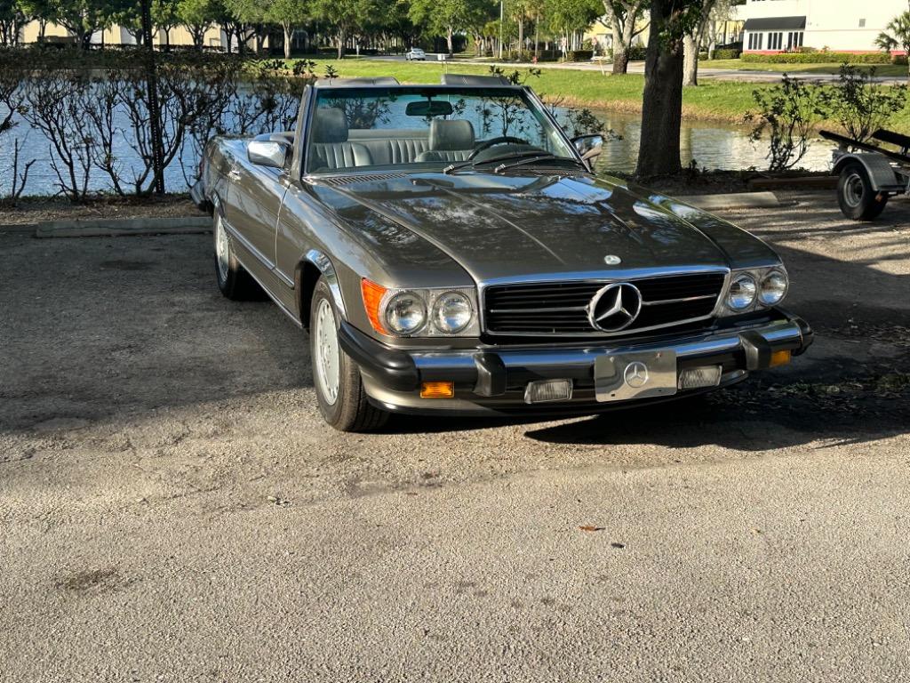 1988 Mercedes-Benz 560 - $27,900