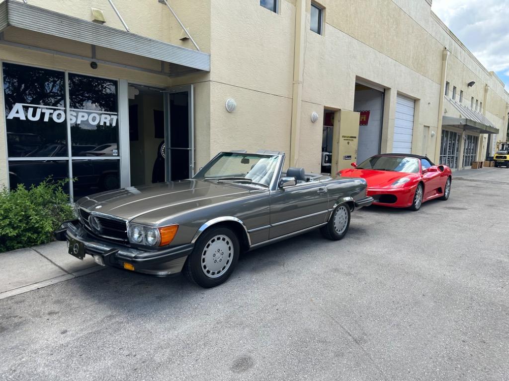 1988 Mercedes-Benz 560 - $27,900