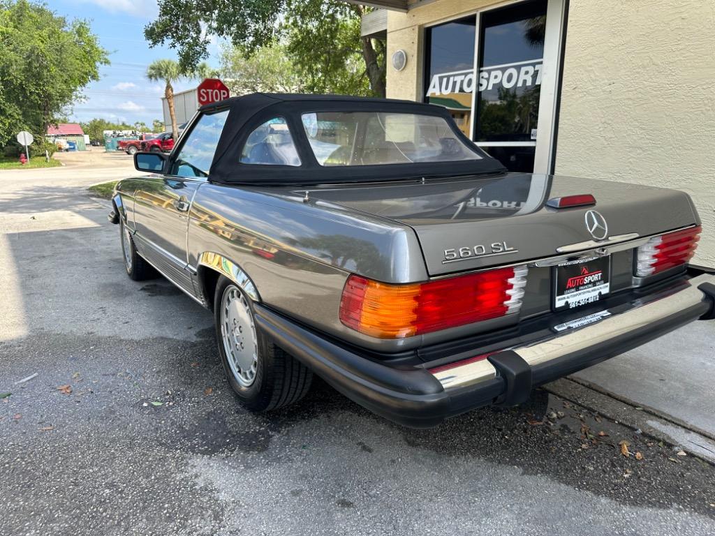 1988 Mercedes-Benz 560 - $27,900