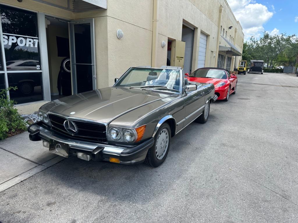 1988 Mercedes-Benz 560 - $27,900