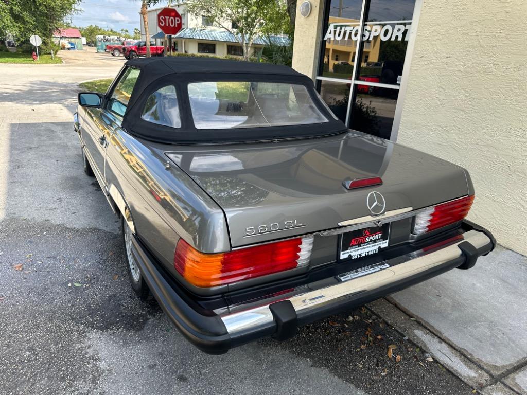 1988 Mercedes-Benz 560 - $27,900