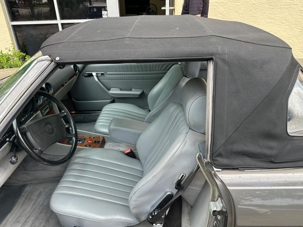 1988 Mercedes-Benz 560 - $27,900