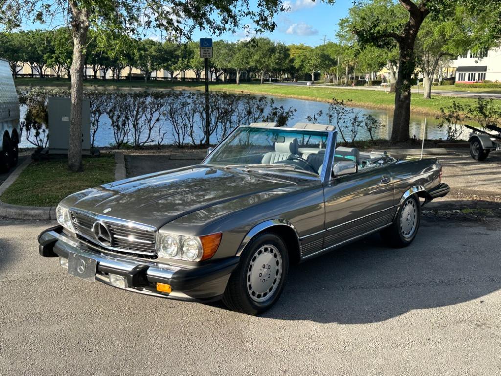 1988 Mercedes-Benz 560 - $27,900
