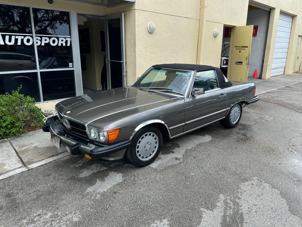 1988 Mercedes-Benz 560 - $27,900