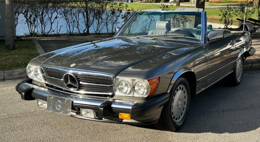 1988 Mercedes-Benz 560 - $27,900