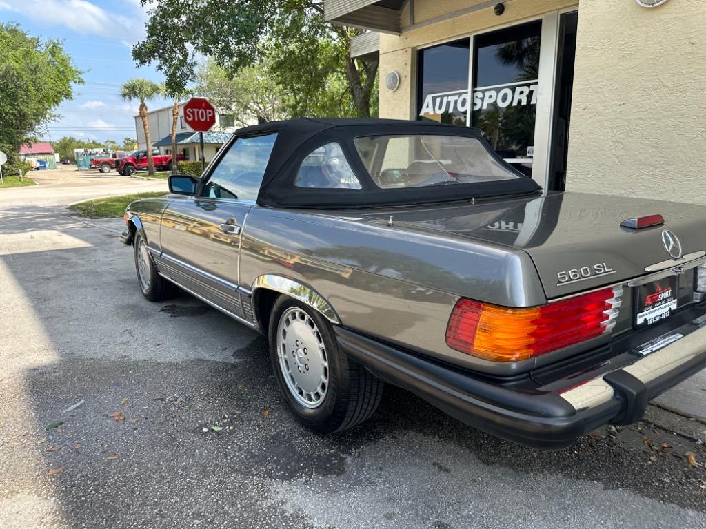 1988 Mercedes-Benz 560 - $27,900