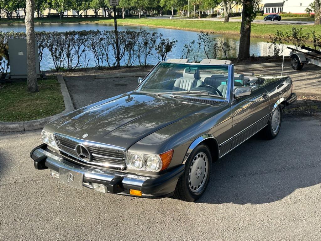 1988 Mercedes-Benz 560 - $27,900