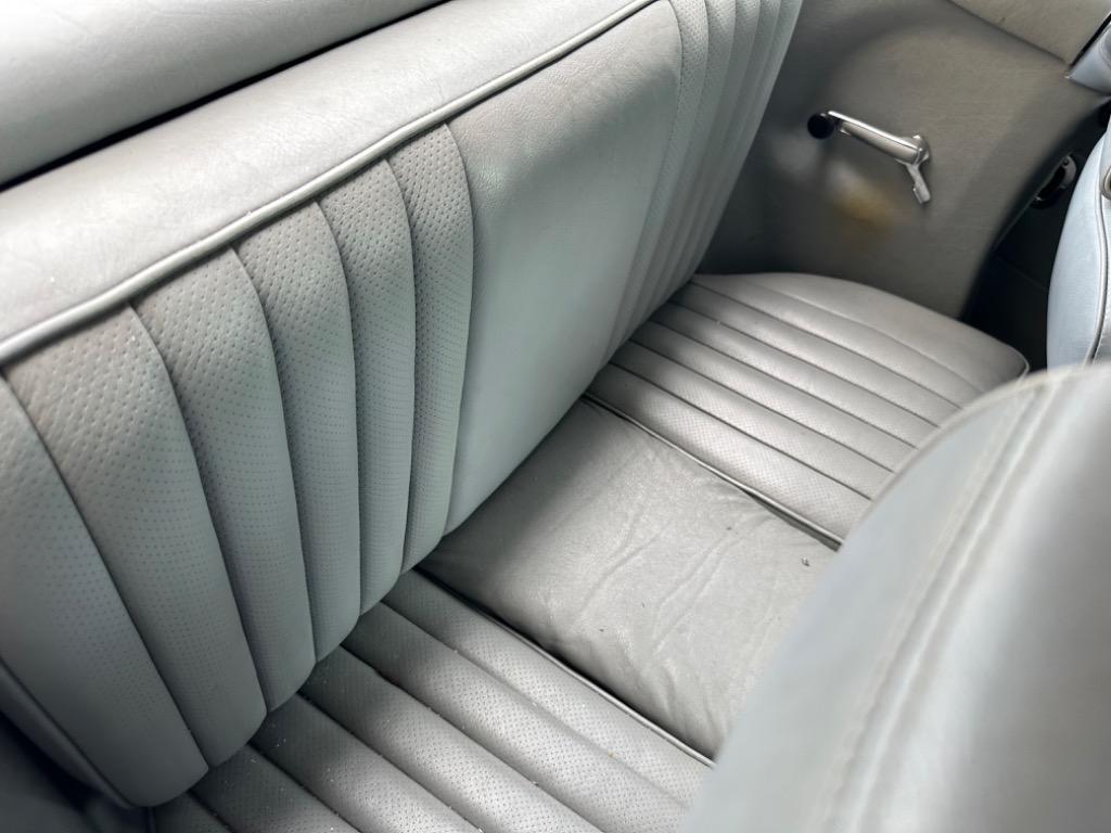 1988 Mercedes-Benz 560 - $27,900