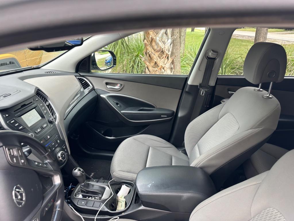 2014 Hyundai Santa Fe - $13,900