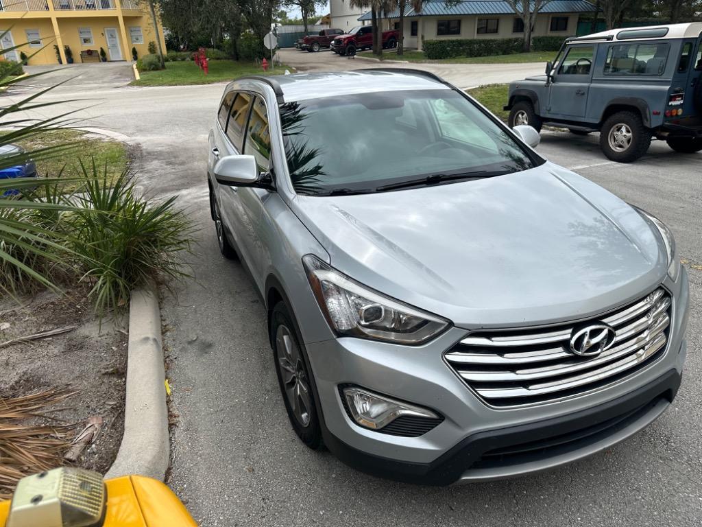 2014 Hyundai Santa Fe - $13,900